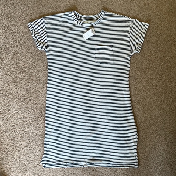 Abercrombie & Fitch Dresses & Skirts - BNWT Abercrombie & Fitch Blue & White Stripe Dress